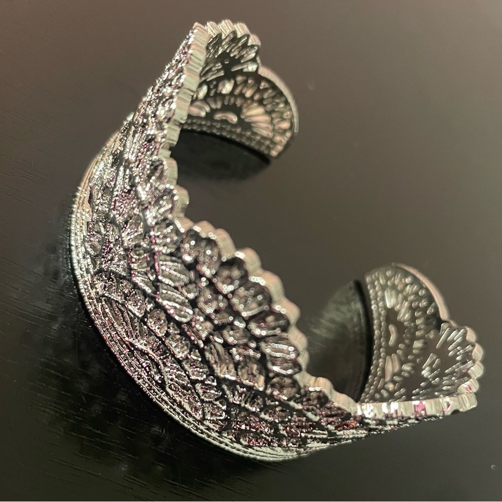 Silver Queen’s Lace Cuff Bracelet By Chloe & Isabel Adjustable Nwot View 2